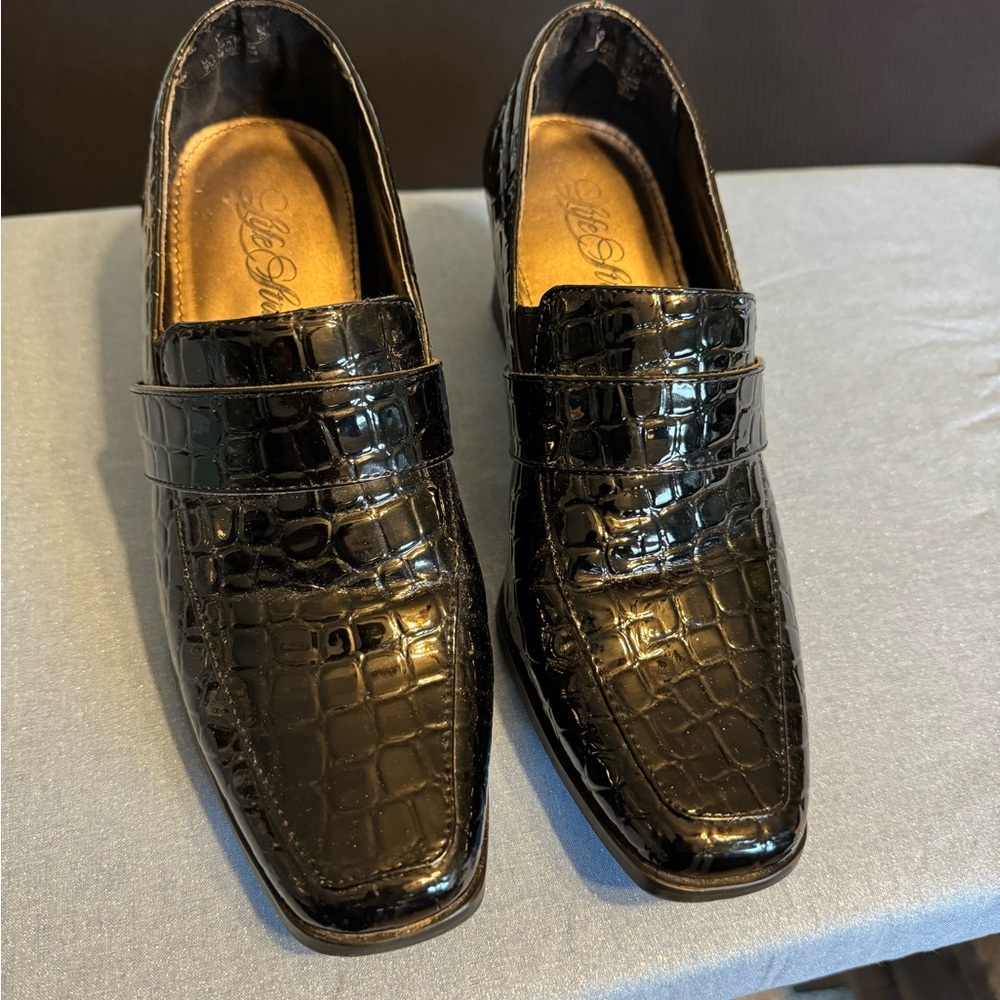 Black patent leather heel!